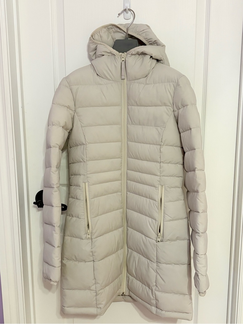 Abercrombie & Fitch Long Stretch Lightweight Puffer Coat in Cream Size